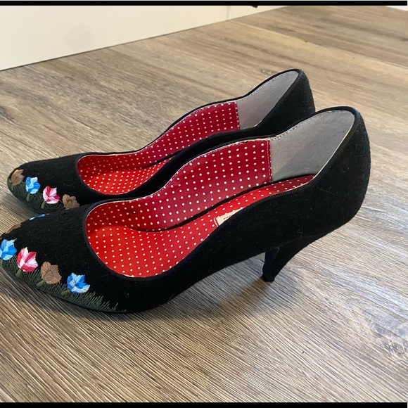 Brand new, suede mini heel - Picture 2 of 4